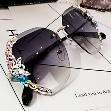 Load image into Gallery viewer, 2020 Vintage Fashion Rimless Crystal Sunglasses